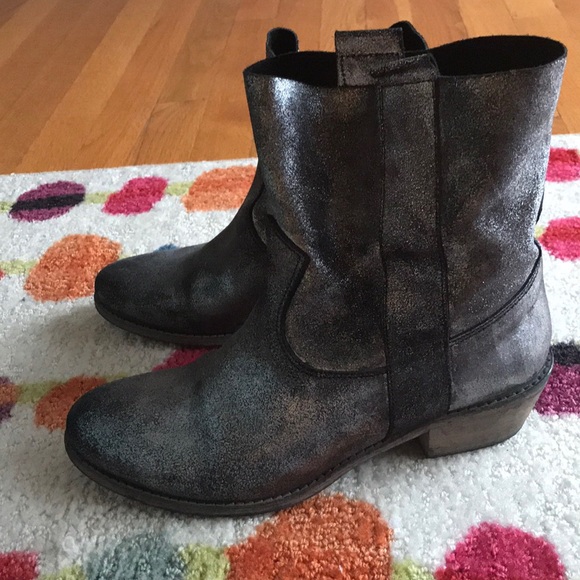 Metallic Charles David Italian Leather Booties - Picture 2 of 4